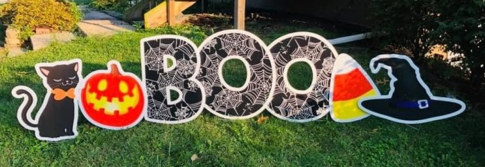 halloween yard display